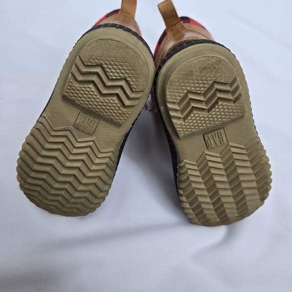 Gap Kids Tan and Black Winter Duck Boots Size 7/8 - Picture 8 of 8